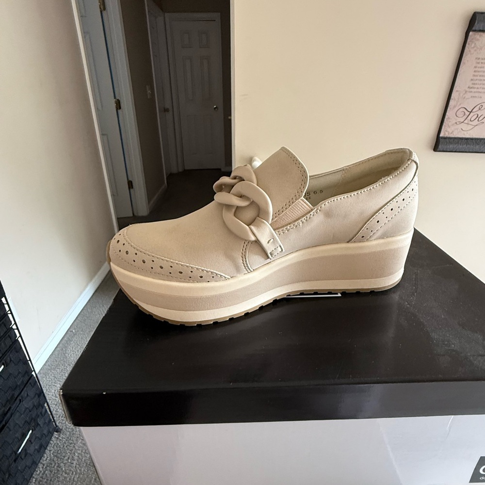 Dolce Vita Cream Platform Shoes with Moccasin Style